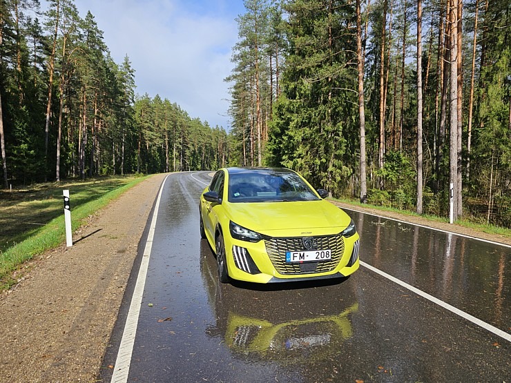 Ar jauno un ekonomisko «Peugeot 208 1.2 Hybrid» apceļojam Latgali un Sēliju. Sadarbībā ar Autobassadone.lv Ar jauno un ekonomisko «Peugeot 208 1.2 Hybrid» apceļojam Latgali un Sēliju. Sadarbībā ar Autobassadone.lv 352208