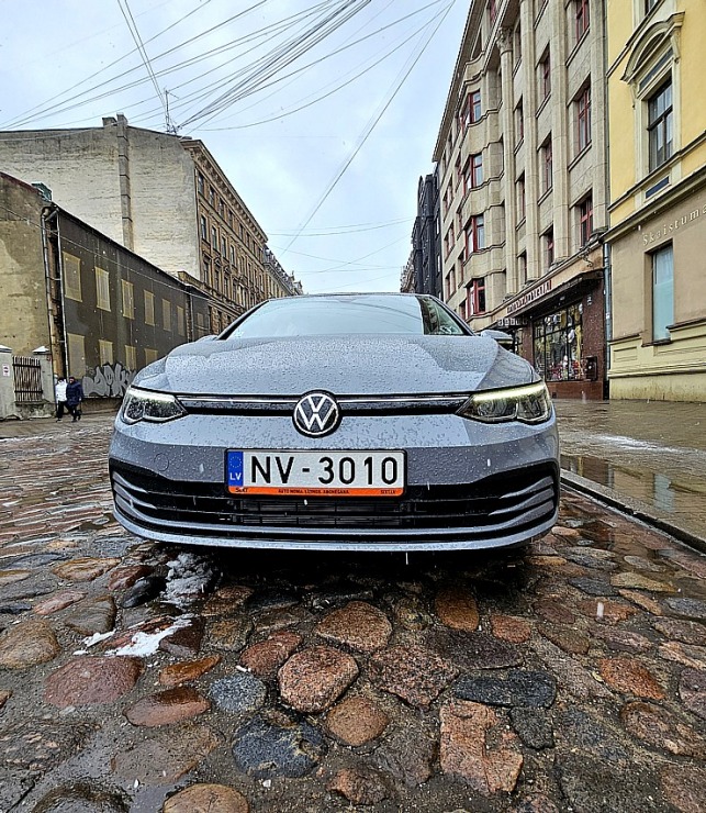 Travelnews.lv sadarbībā ar «Sixt Latvija» ceļo jaunā «VW Golf VIII 1.5 eTSI» 353256