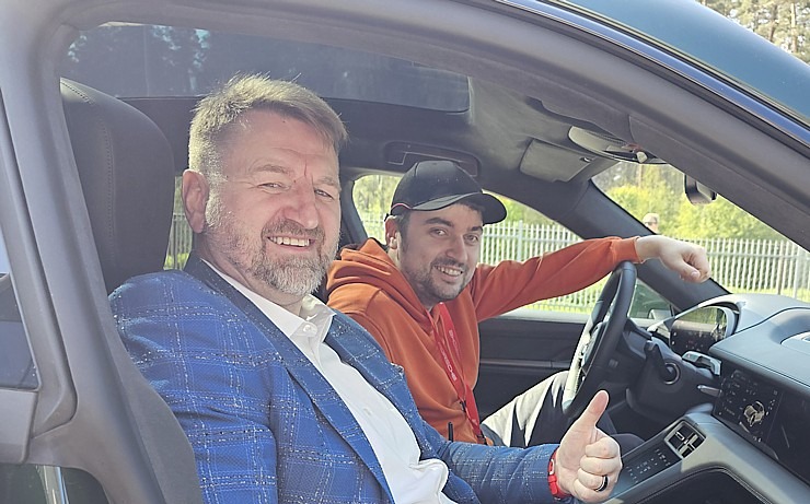 Travelnews.lv sadarbībā ar «Porsche Latvija» atklāj un izmēģina jauno «Porsche Taycan» 353300