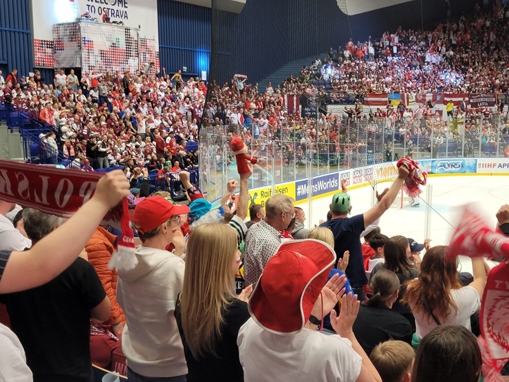Travelnews.lv klātienē tur īkšķus par Latvijas uzvaru pasaules hokeja čempionātā spēlē ar Poliju Travelnews.lv klātienē tur īkšķus par Latvijas uzvaru pasaules hokeja čempionātā spēlē ar Poliju 353629