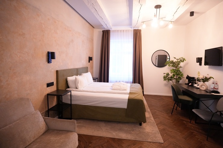 Daži fotomirkļi no Vecrīgas 4 zvaigžņu viesnīcas «Konventa Sēta Hotel» atklāšanas pasākuma. Foto: Konventa Sēta Hotel Daži fotomirkļi no Vecrīgas 4 zvaigžņu viesnīcas «Konventa Sēta Hotel» atklāšanas pasākuma. Foto: Konventa Sēta Hotel 354127