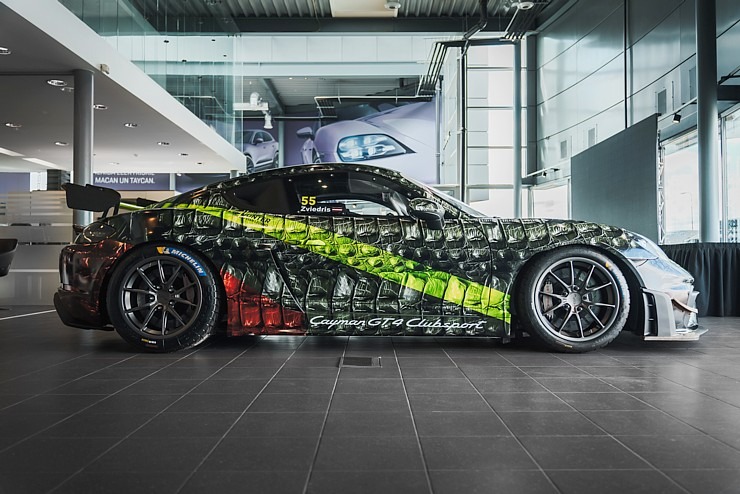 «Porsche Latvia Racing Team» piesaka zīmola entuziastiem «Porsche 718 Cayman GT4 RS Clubsport». Foto: Porsche.lv «Porsche Latvia Racing Team» piesaka zīmola entuziastiem «Porsche 718 Cayman GT4 RS Clubsport». Foto: Porsche.lv 355570