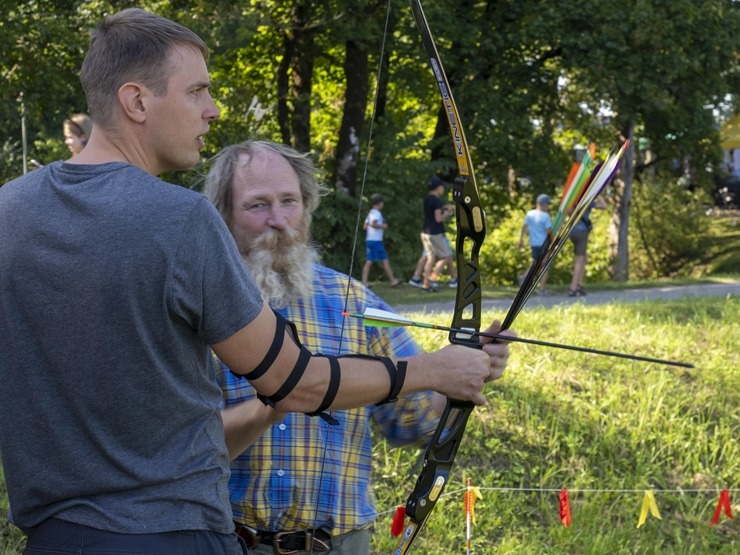 Zaubes savvaļas kulinārais festivāls pulcē dabas garšu un tautas pavārmākslas cienītājus. Foto: Andris Eglītis Zaubes savvaļas kulinārais festivāls pulcē dabas garšu un tautas pavārmākslas cienītājus. Foto: Andris Eglītis 359745