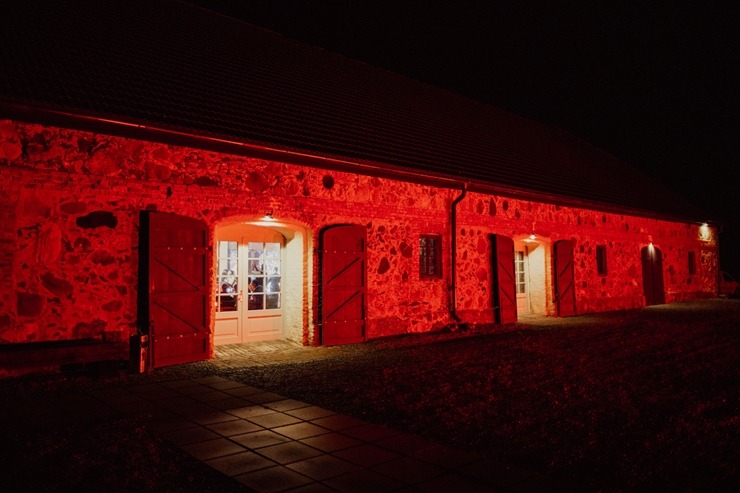 Nurmuižas ražas svētki ir unikāls pasākums tālākajā Ziemeļeiropas vīnogu audzētavā. Foto: Kaspars Filips Dobrovolskis Nurmuižas ražas svētki ir unikāls pasākums tālākajā Ziemeļeiropas vīnogu audzētavā. Foto: Kaspars Filips Dobrovolskis 360146