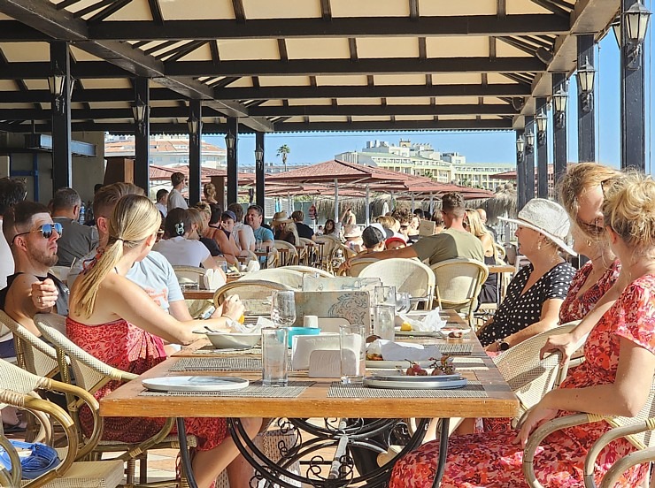 Turcijas viesnīcas «Ali Bey Club Park Manavgat» viesi starp ierastām ēdienreizēs var mieloties ar citiem gardumiem Turcijas viesnīcas «Ali Bey Club Park Manavgat» viesi starp ierastām ēdienreizēs var mieloties ar citiem gardumiem 363022