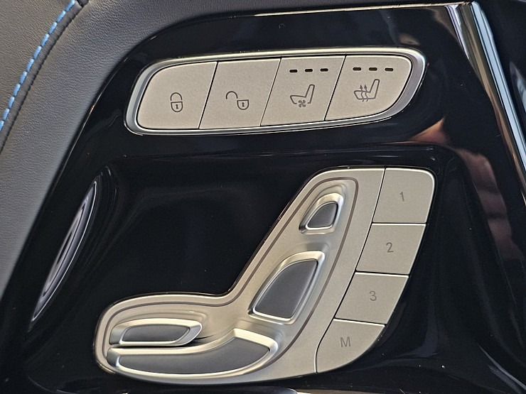 Mercedes Benz oficiālais pārstāvis Latvijā VEHO atklāj jaunu servisa centru Mārupē ar elektrisko G klasi 365084
