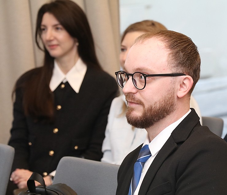 Lidsabiedrība «airBaltic» kopā ar partneriem aicina lidot uz un caur Amsterdamu 369320