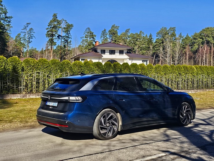 Ceļojam ar jauno elektrisko «Volkswagen ID.7 Tourer» 369356