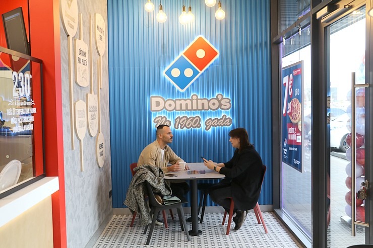 Picēriju tīkls «Dominos Pizza» svinīgi atver piekto restorānu Rīgā - Mežciema Maxima pie B ieejas Picēriju tīkls «Dominos Pizza» svinīgi atver piekto restorānu Rīgā - Mežciema Maxima pie B ieejas 369821