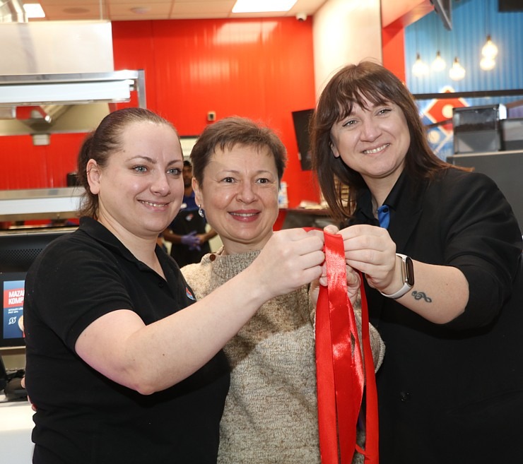 Picēriju tīkls «Dominos Pizza» svinīgi atver piekto restorānu Rīgā - Mežciema Maxima pie B ieejas Picēriju tīkls «Dominos Pizza» svinīgi atver piekto restorānu Rīgā - Mežciema Maxima pie B ieejas 369814