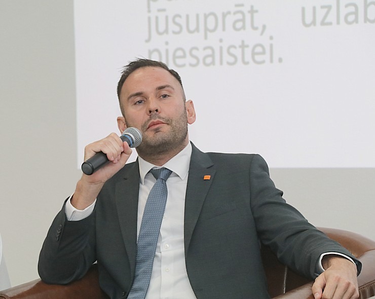 Daži fotomirkļi no Rīgas domes deputātu kandidātu diskusijas Pārdaugavas viesnīcā «Riga Islande Hotel» Links uz video 370356