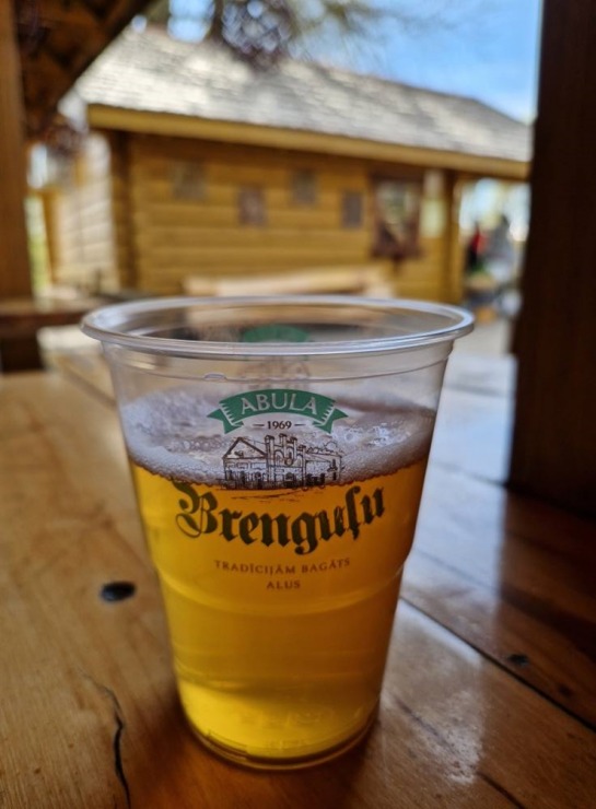 Pārgājiens starp diviem alus brūžiem - no Valmiermuižas līdz Brenguļiem - gar Gauju un Abulu. Foto: Inese Šīrava Pārgājiens starp diviem alus brūžiem - no Valmiermuižas līdz Brenguļiem - gar Gauju un Abulu. Foto: Inese Šīrava 370795