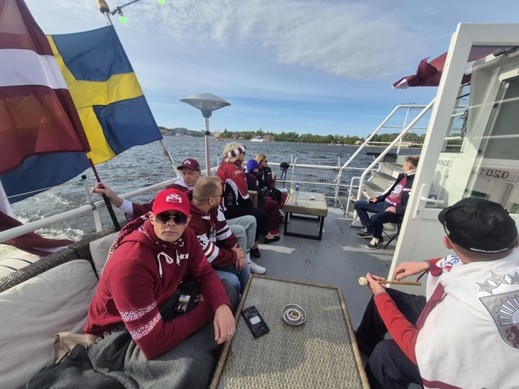 Hokeja līdzjutēji Stokholmā dodas izbraukumā ar tūroperatora «Travel Art LV» organizēto latviešu kuģīti Hokeja līdzjutēji Stokholmā dodas izbraukumā ar tūroperatora «Travel Art LV» organizēto latviešu kuģīti 371477