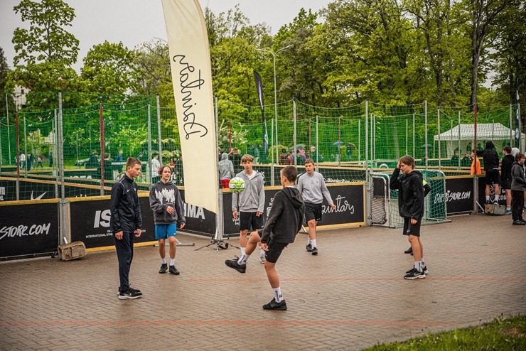 Par spīti lietum Sigulda atklāj vasaras sezonu ar Siguldas svētkiem. Foto: Oskars Briedis, Viktorija Maško, Alex Puskins, Edgars Semanis, Inna Zaharov Par spīti lietum Sigulda atklāj vasaras sezonu ar Siguldas svētkiem. Foto: Oskars Briedis, Viktorija Maško, Alex Puskins, Edgars Semanis, Inna Zaharov 371657