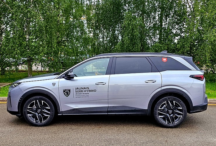 Sadarbībā ar «Europcar Latvija» ceļojam ar jauno septiņvietīgo «Peugeot 5008 GT Hybrid» 372245