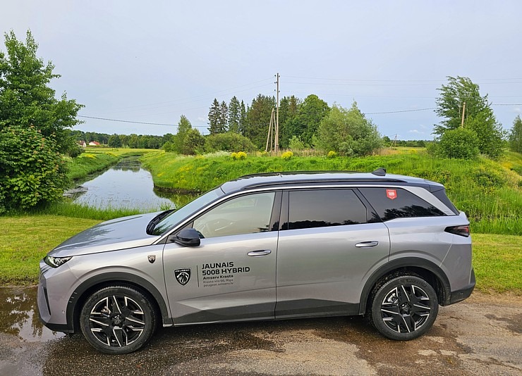 Sadarbībā ar «Europcar Latvija» ceļojam ar jauno septiņvietīgo «Peugeot 5008 GT Hybrid» 372246