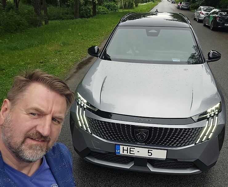 Sadarbībā ar «Europcar Latvija» ceļojam ar jauno septiņvietīgo «Peugeot 5008 GT Hybrid» 372260