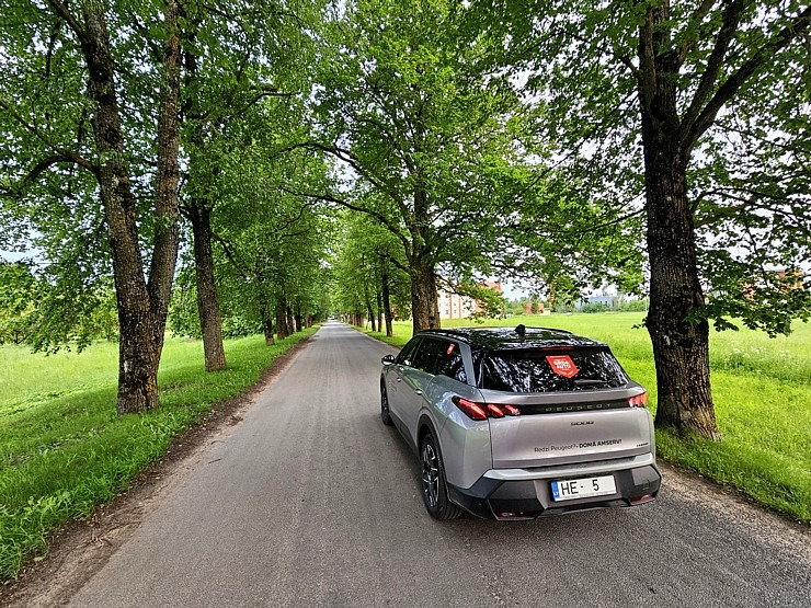 Sadarbībā ar «Europcar Latvija» ceļojam ar jauno septiņvietīgo «Peugeot 5008 GT Hybrid» 372237
