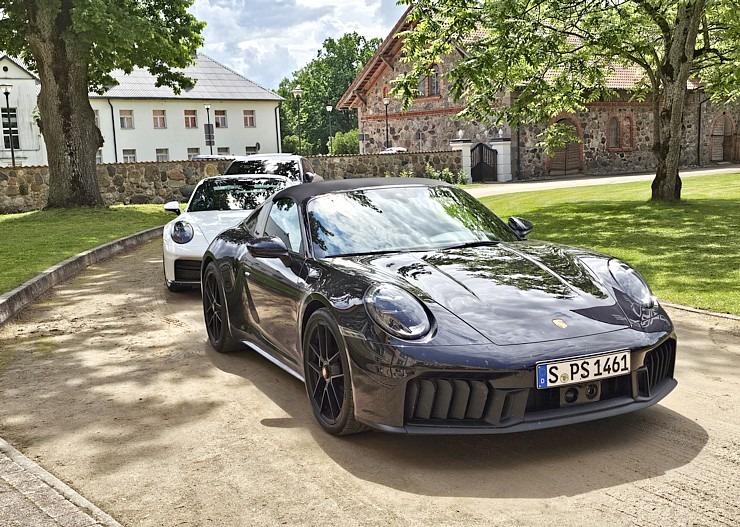 Piedalamies «Porsche Latvija» klientu dienās, lai paceļotu ar dažādiem Porsche 911 un 718 spēkratiem 372522
