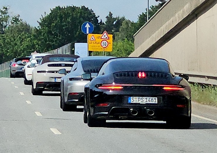 Piedalamies «Porsche Latvija» klientu dienās, lai paceļotu ar dažādiem Porsche 911 un 718 spēkratiem Piedalamies «Porsche Latvija» klientu dienās, lai paceļotu ar dažādiem Porsche 911 un 718 spēkratiem 372534