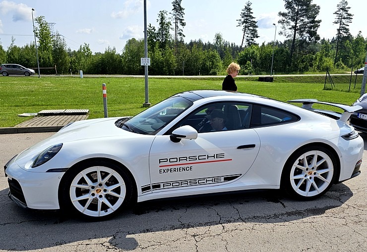 Apceļojam Latviju ar sešiem dažādiem Porsche 911 un 718 spēkratiem 372604