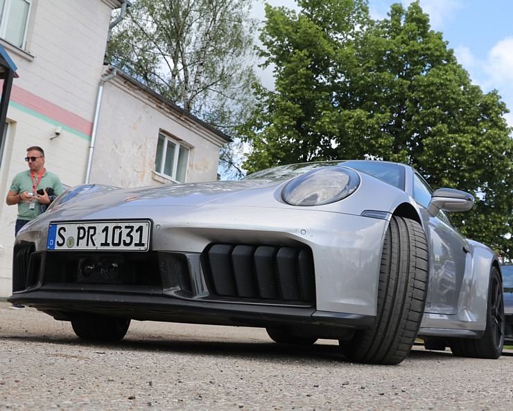 Apceļojam Latviju ar sešiem dažādiem Porsche 911 un 718 spēkratiem 372608