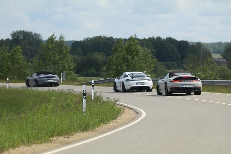Iepazīstam 300 km garā maršrutā sešus dažādus Porsche 911 un 718 spēkratus 372652