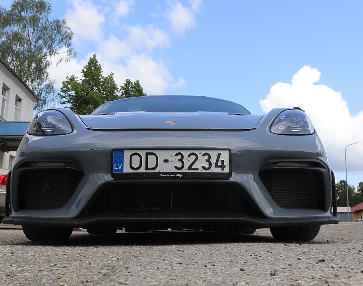 Iepazīstam 300 km garā maršrutā sešus dažādus Porsche 911 un 718 spēkratus 372653