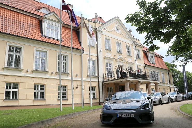 Iepazīstam 300 km garā maršrutā sešus dažādus Porsche 911 un 718 spēkratus 372656