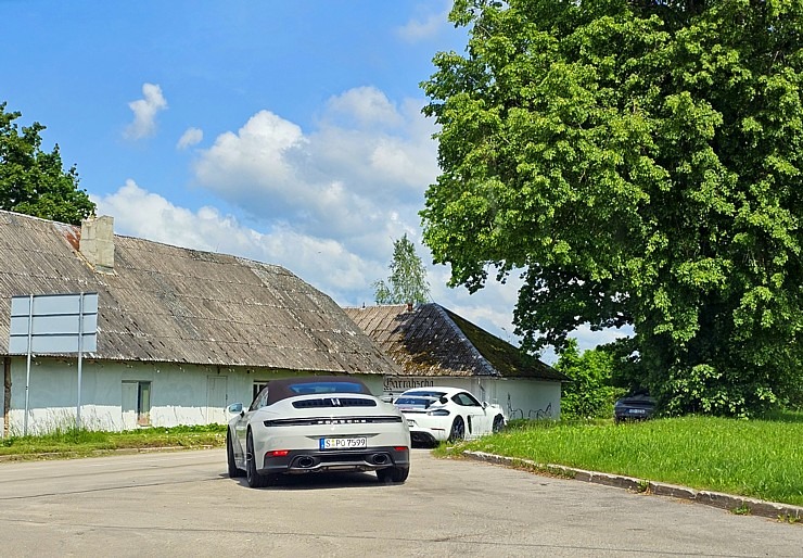 Iepazīstam 300 km garā maršrutā sešus dažādus Porsche 911 un 718 spēkratus 372639