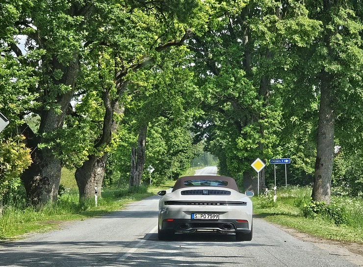 Iepazīstam 300 km garā maršrutā sešus dažādus Porsche 911 un 718 spēkratus 372640
