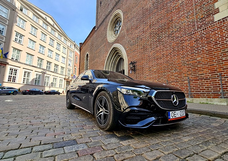 Sadarbībā ar auto nomu «Sixt Latvija» un «Mercedes-Benz E 200 Sedan» ceļojam par 115 eiro dienā 372668