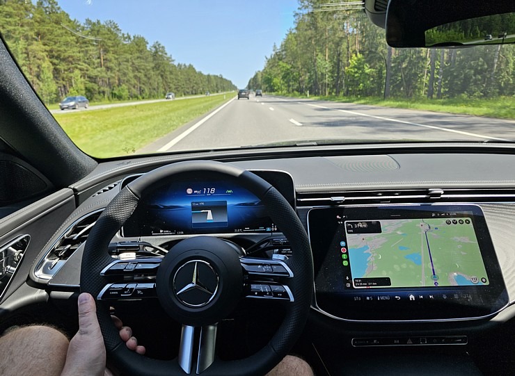 Sadarbībā ar auto nomu «SIXT Latvija» un «Mercedes-Benz E 200 Sedan» apceļojam Latgali 372733