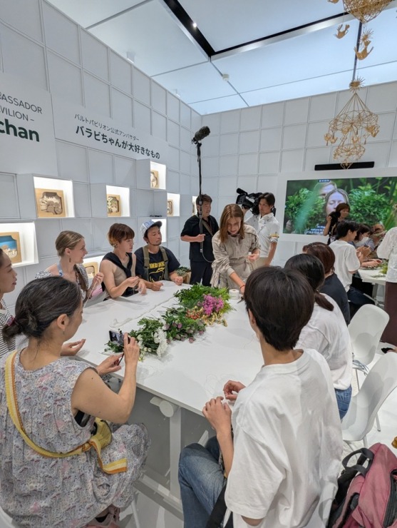 EXPO Osakā sirsnīgi aizvadīti Jāņi – japāņi sajūsmā par latviešu tradīcijām 372958