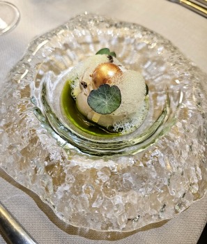 Vecrīgas Michelin saraksta viesnīcas «Grand Palace Hotel» restorāns «Seasons» piedāvā jaunu un izsmalcinātu ēdienkarti 22