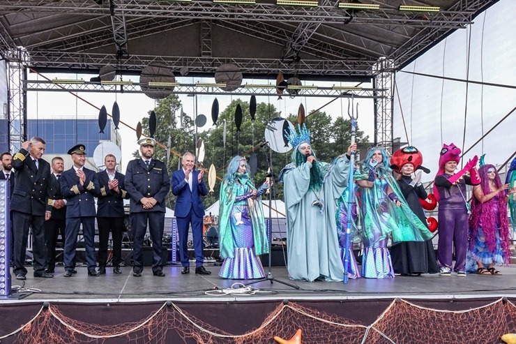 Ar košiem pasākumiem Ventspilī svin Jūras svētkus 373270