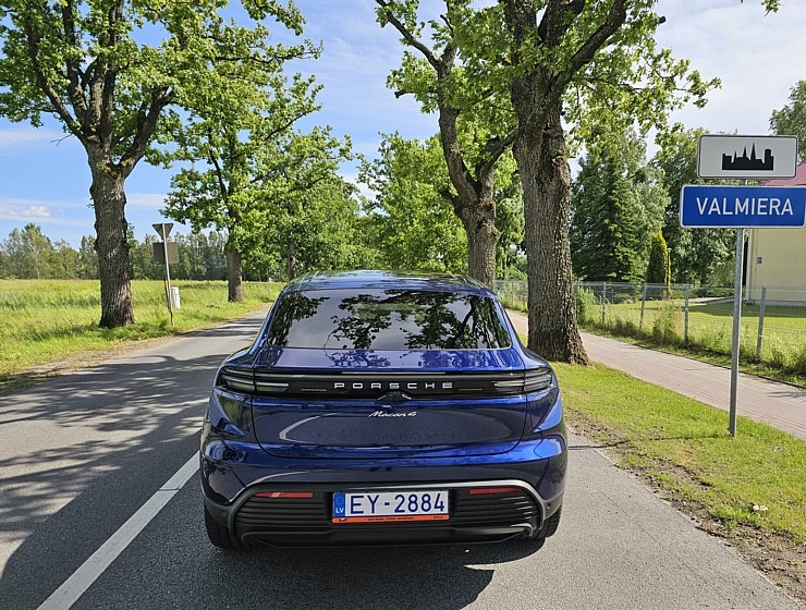 Sadarbībā ar auto nomu «SIXT Latvija» un «Porsche Macan 4» ceļojam uz Valmieru pēc zelta medaļas 373349