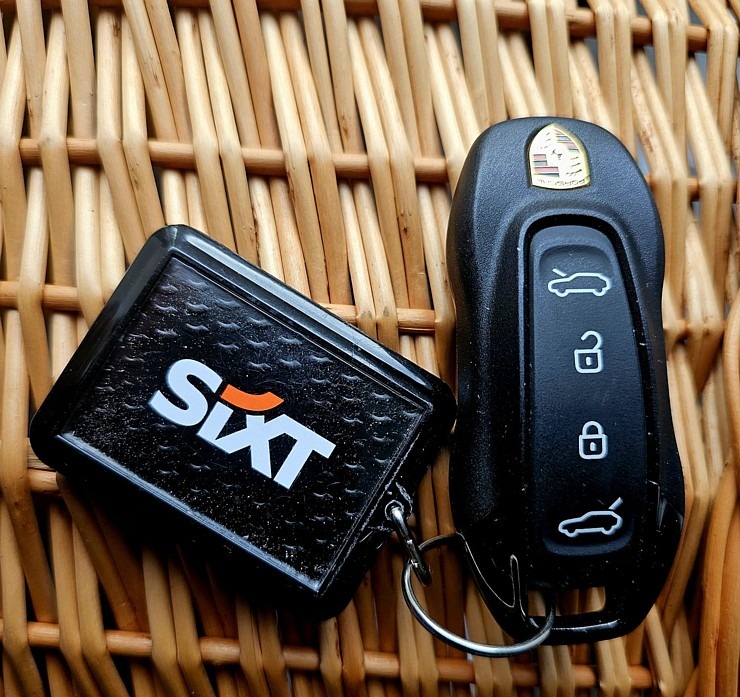 Sadarbībā ar auto nomu «SIXT Latvija» un «Porsche Macan 4» ceļojam uz Valmieru pēc zelta medaļas 373377