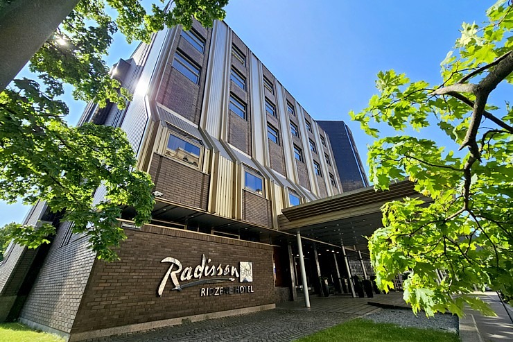 Ejam brokastīs (20 eiro) uz «Radisson Blu Ridzene Hotel» leģendāro restorānu «Piramīda» 373414