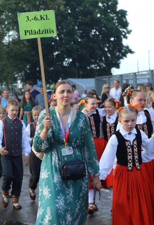 Foto mirkļi no deju lielkoncerta «Es atvēru Laimas dārzu» - XIII Latvijas Skolu jaunatnes dziesmu un deju svētki Foto mirkļi no deju lielkoncerta «Es atvēru Laimas dārzu» - XIII Latvijas Skolu jaunatnes dziesmu un deju svētki 373602