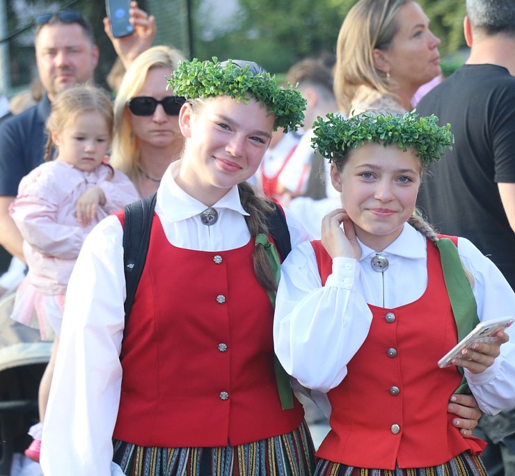 Foto mirkļi no deju lielkoncerta «Es atvēru Laimas dārzu» - XIII Latvijas Skolu jaunatnes dziesmu un deju svētki Foto mirkļi no deju lielkoncerta «Es atvēru Laimas dārzu» - XIII Latvijas Skolu jaunatnes dziesmu un deju svētki 373606