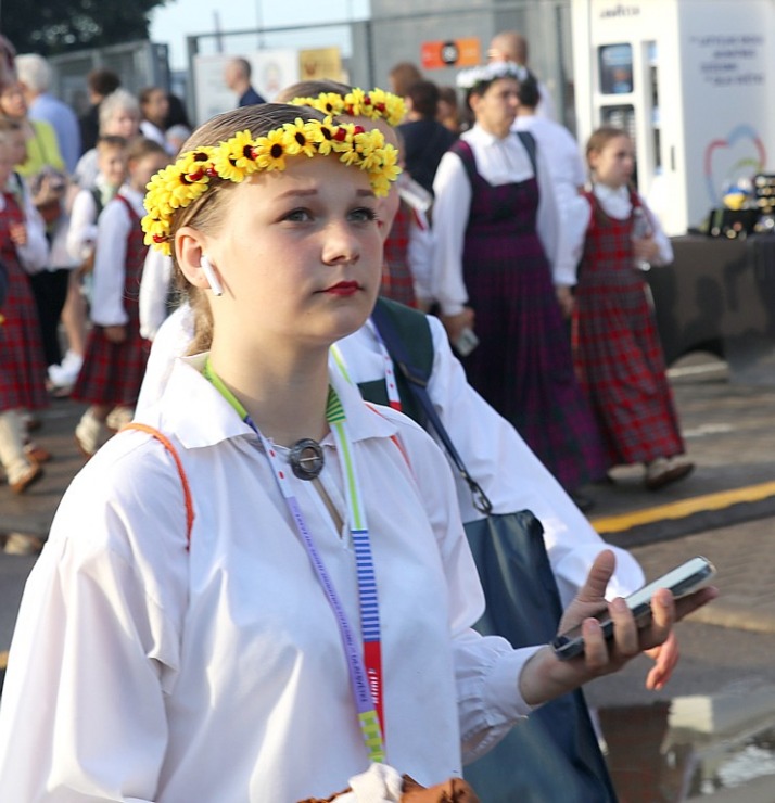 Foto mirkļi no deju lielkoncerta «Es atvēru Laimas dārzu» - XIII Latvijas Skolu jaunatnes dziesmu un deju svētki Foto mirkļi no deju lielkoncerta «Es atvēru Laimas dārzu» - XIII Latvijas Skolu jaunatnes dziesmu un deju svētki 373612
