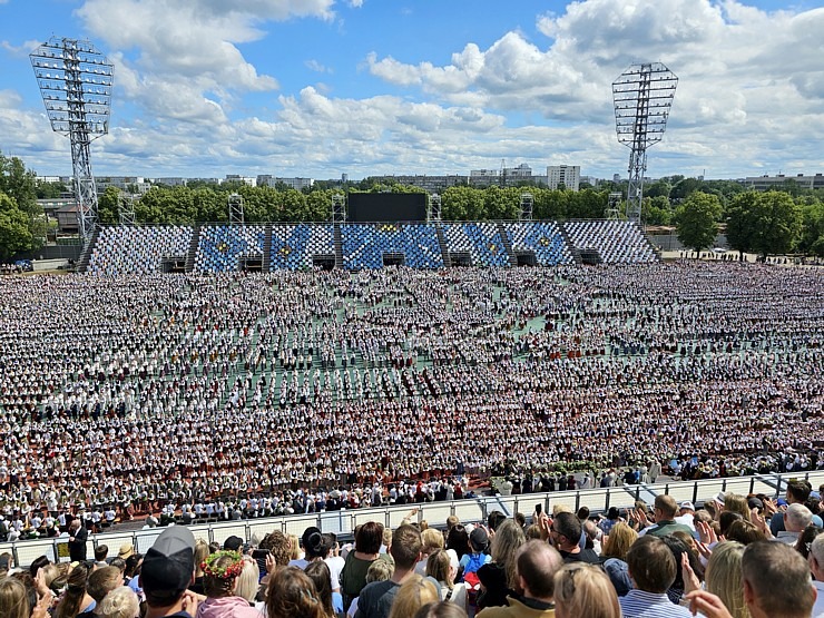 Foto mirkļi no deju lielkoncerta «Es atvēru Laimas dārzu» - XIII Latvijas Skolu jaunatnes dziesmu un deju svētki Foto mirkļi no deju lielkoncerta «Es atvēru Laimas dārzu» - XIII Latvijas Skolu jaunatnes dziesmu un deju svētki 373589