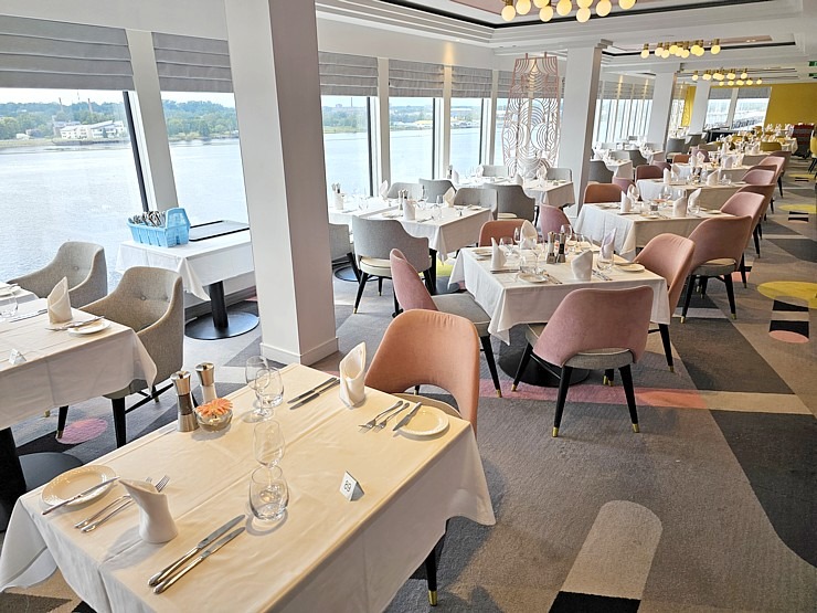 Rīgā pirmo reizi ienāk luksus kruīzu kuģis «Spirit of Adventure», kas pieder britu kompānijai «Saga Cruises» Rīgā pirmo reizi ienāk luksus kruīzu kuģis «Spirit of Adventure», kas pieder britu kompānijai «Saga Cruises» 373874
