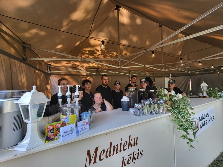 Dienvidkurzemes novads Mājas kafejnīcu zīmē 374039