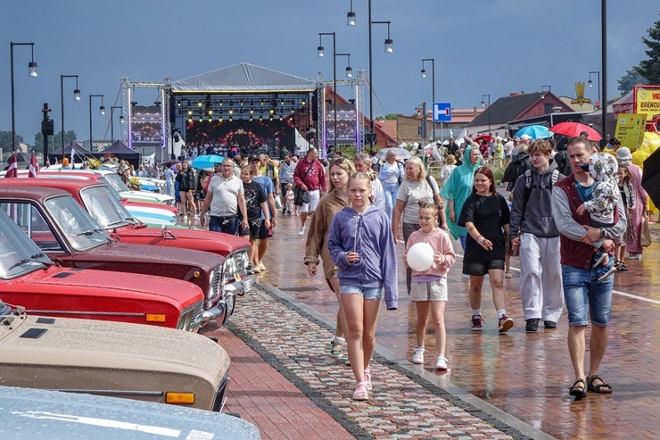 Ar košu gājienu Ventspils sāk vērienīgas svētku svinības 374533