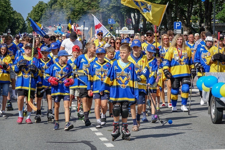 Ar košu gājienu Ventspils sāk vērienīgas svētku svinības 374535