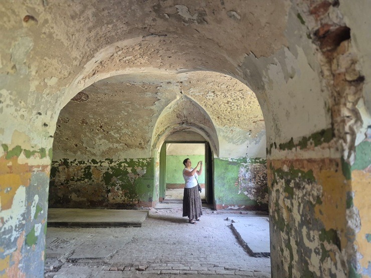 Travelnews.lv kopā ar ķepaini Šeidinu iepazīt Daugavgrīvas cietoksni Rīgā 374608
