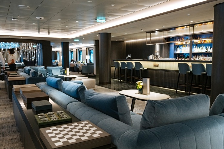 Rīgā ienāk pasaules slavenā zīmola «The Ritz-Carlton Yacht Collection» superjahta «ILMA». Foto: Valdis Skudre Rīgā ienāk pasaules slavenā zīmola «The Ritz-Carlton Yacht Collection» superjahta «ILMA». Foto: Valdis Skudre 374648