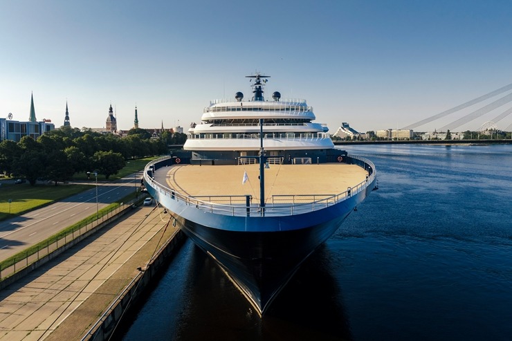 Rīgā ienāk pasaules slavenā zīmola «The Ritz-Carlton Yacht Collection» superjahta «ILMA». Foto: Valdis Skudre Rīgā ienāk pasaules slavenā zīmola «The Ritz-Carlton Yacht Collection» superjahta «ILMA». Foto: Valdis Skudre 374621